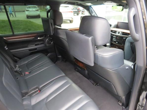Lexus LX III Рестайлинг 2 с пробегом 2018 года, цена 9 300 000 рублей, 40206 км, внедорожник, Автокод Объявления
