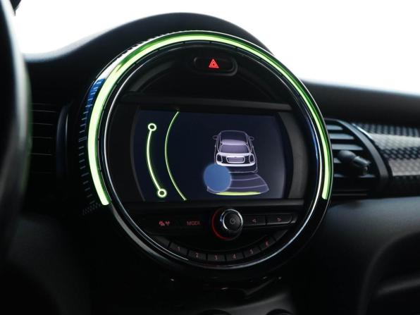 Mini Hatch III (F55/F56) с пробегом 2017 года, цена 2 133 077 рублей, 125865 км, хэтчбек, Автокод Объявления