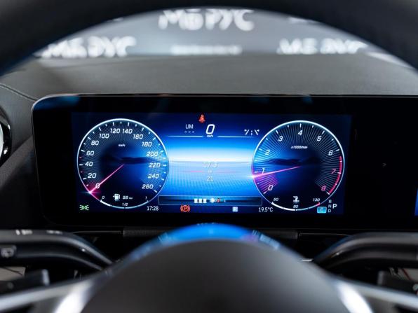 Новый Mercedes-Benz GLA II (H247) Рестайлинг 2025 года, цена 5 356 000 рублей, внедорожник, Автокод Объявления