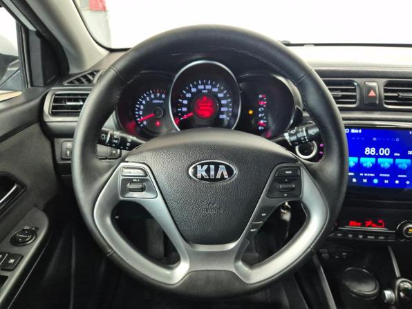 Kia Rio III Рестайлинг с пробегом 2015 года, цена 1 030 000 рублей, 111850 км, седан, Автокод Объявления