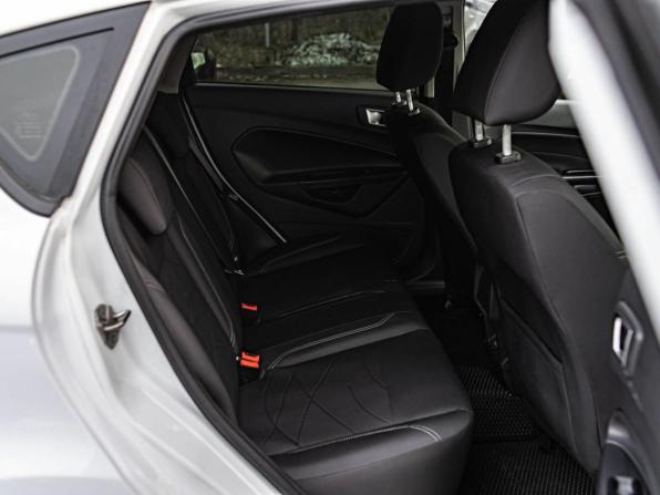 Ford Fiesta Mk6 Рестайлинг с пробегом 2019 года, цена 860 000 рублей, 140700 км, хэтчбек, Автокод Объявления