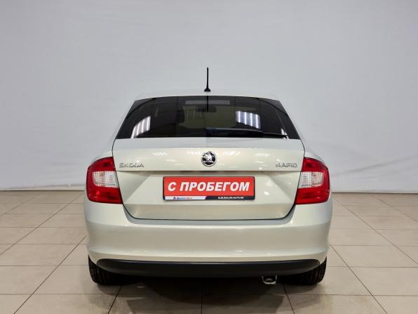 Skoda Rapid I с пробегом 2016 года, цена 900 000 рублей, 175200 км, лифтбек, Автокод Объявления
