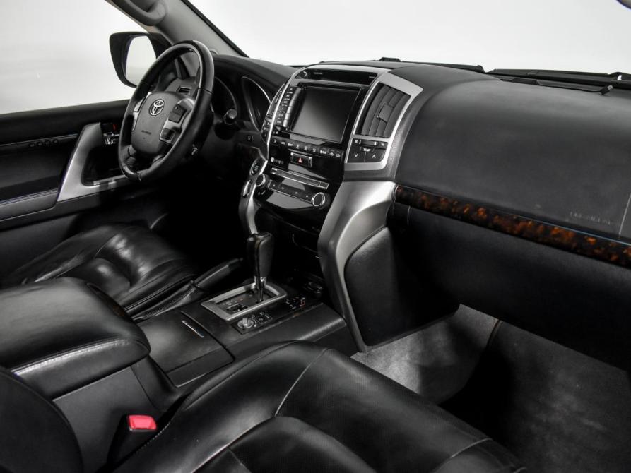Toyota Land Cruiser 200 Series Рестайлинг 1 Санкт-Петербург  - изображение 14