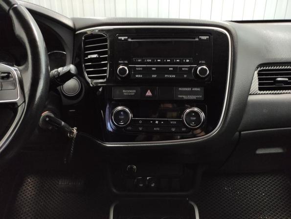 Mitsubishi Outlander III Рестайлинг 2 с пробегом 2017 года, цена 1 746 000 рублей, 137545 км, внедорожник, Автокод Объявления