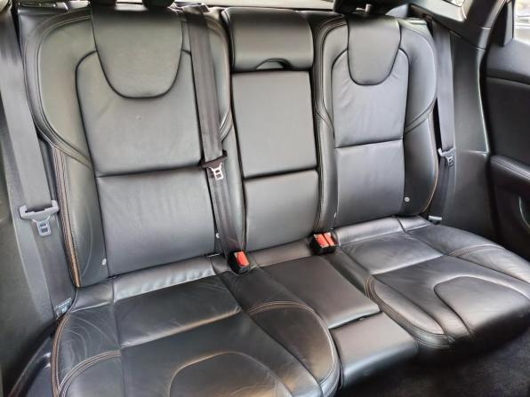Volvo V40 Cross Country I с пробегом 2013 года, цена 949 000 рублей, 241480 км, хэтчбек, Автокод Объявления