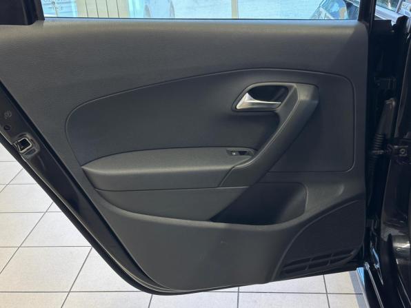 Volkswagen Polo V Рестайлинг с пробегом 2017 года, цена 1 299 000 рублей, 147000 км, седан, Автокод Объявления