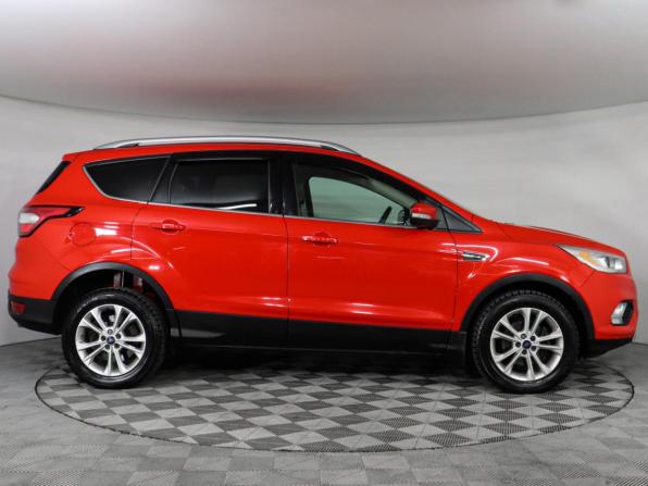 Ford Kuga II Рестайлинг с пробегом 2016 года, цена 1 260 000 рублей, 217600 км, внедорожник, Автокод Объявления