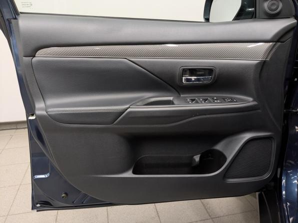 Mitsubishi Outlander III Рестайлинг 3 с пробегом 2021 года, цена 2 780 000 рублей, 111269 км, внедорожник, Автокод Объявления