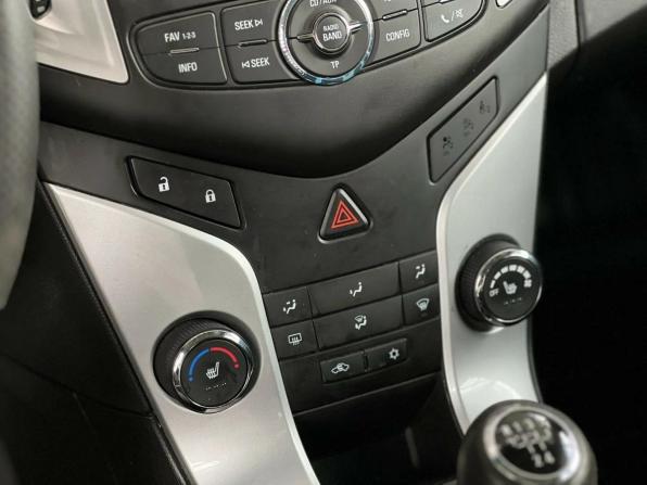 Chevrolet Cruze I Рестайлинг с пробегом 2013 года, цена 695 000 рублей, 143798 км, хэтчбек, Автокод Объявления