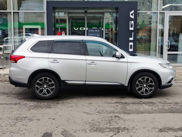 Mitsubishi Outlander III Рестайлинг 2 с пробегом 2017 года, цена 2 549 000 рублей, 188314 км, внедорожник, Автокод Объявления