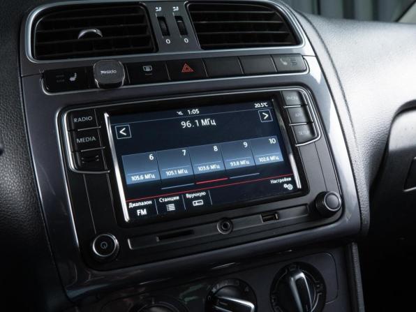 Volkswagen Polo V Рестайлинг с пробегом 2018 года, цена 1 035 000 рублей, 159384 км, седан, Автокод Объявления