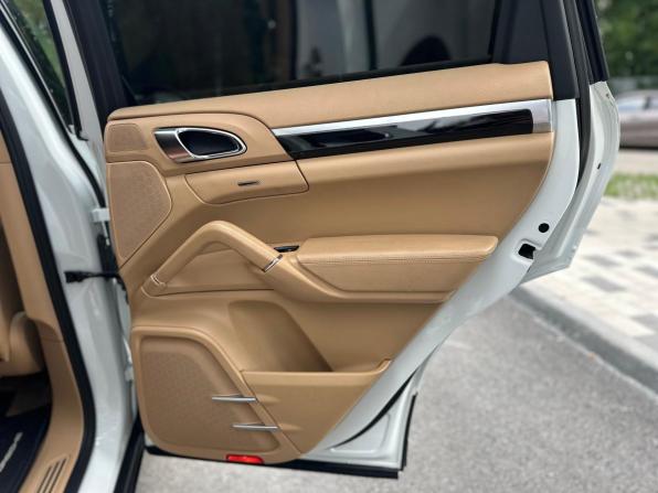Porsche Cayenne II (958) с пробегом 2012 года, цена 2 160 000 рублей, 192000 км, внедорожник, Автокод Объявления