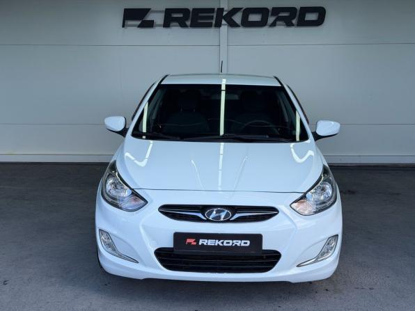 Hyundai Solaris I с пробегом 2012 года, цена 779 000 рублей, 124717 км, хэтчбек, Автокод Объявления