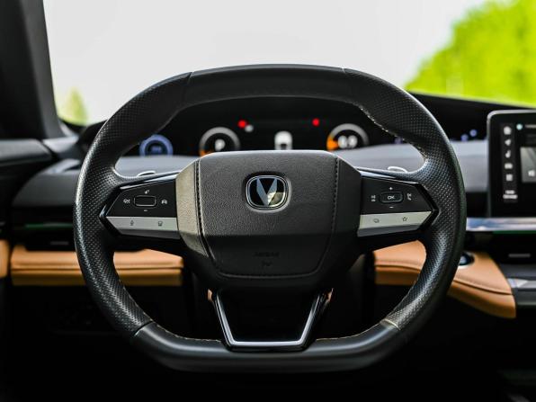 Changan UNI-V I с пробегом 2022 года, цена 1 580 000 рублей, 188351 км, лифтбек, Автокод Объявления