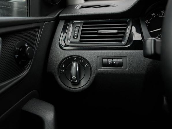 Skoda Rapid I с пробегом 2015 года, цена 867 000 рублей, 210342 км, лифтбек, Автокод Объявления
