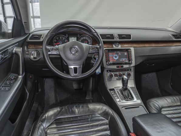 Volkswagen Passat B7 с пробегом 2011 года, цена 920 000 рублей, 176588 км, седан, Автокод Объявления