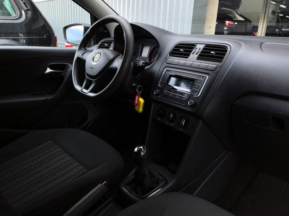 Volkswagen Polo V Рестайлинг с пробегом 2019 года, цена 1 099 000 рублей, 65000 км, седан, Автокод Объявления