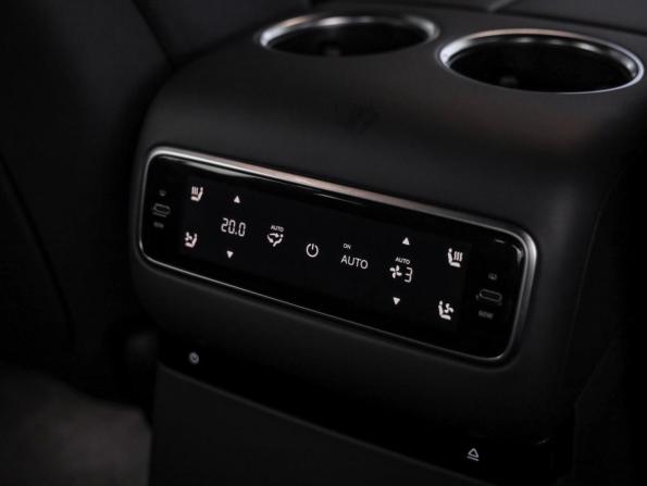 Li Auto (Lixiang) L9 I Рестайлинг с пробегом 2024 года, цена 7 399 000 рублей, 27191 км, внедорожник, Автокод Объявления