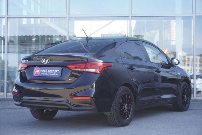 Hyundai Solaris II с пробегом 2018 года, цена 1 230 000 рублей, 114176 км, седан, Автокод Объявления