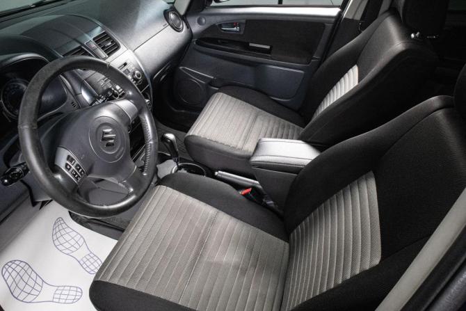 Suzuki SX4 I (Classic) Рестайлинг с пробегом 2010 года, цена 749 000 рублей, 309545 км, хэтчбек, Автокод Объявления