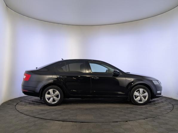 Skoda Octavia III (A7) Рестайлинг с пробегом 2019 года, цена 1 880 000 рублей, 101838 км, лифтбек, Автокод Объявления