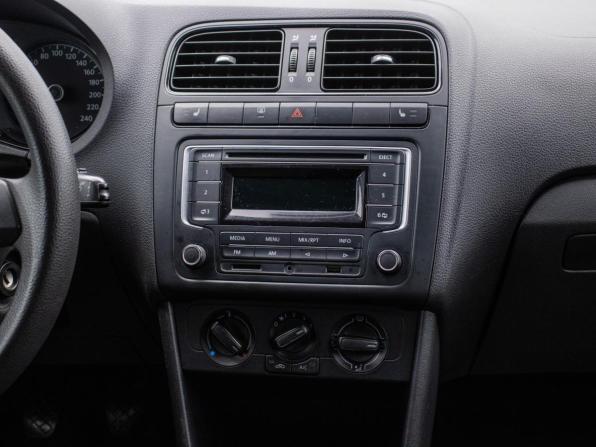 Volkswagen Polo V с пробегом 2014 года, цена 600 000 рублей, 258617 км, седан, Автокод Объявления