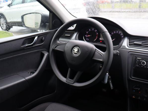 Skoda Rapid I с пробегом 2016 года, цена 950 000 рублей, 167660 км, лифтбек, Автокод Объявления