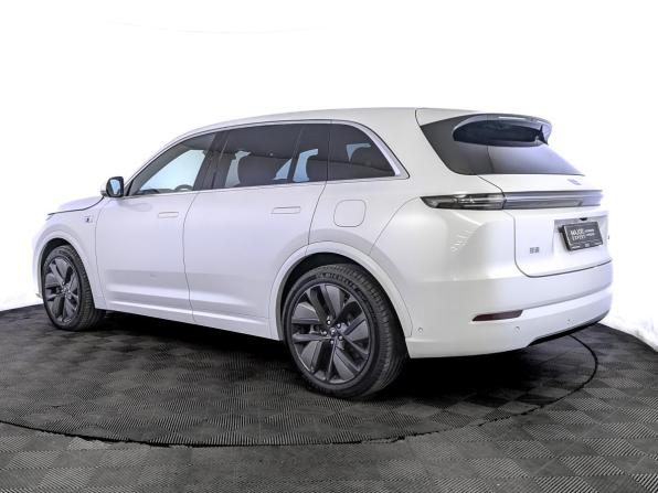 Li Auto (Lixiang) L7 I Рестайлинг с пробегом 2024 года, цена 6 000 000 рублей, 36636 км, внедорожник, Автокод Объявления