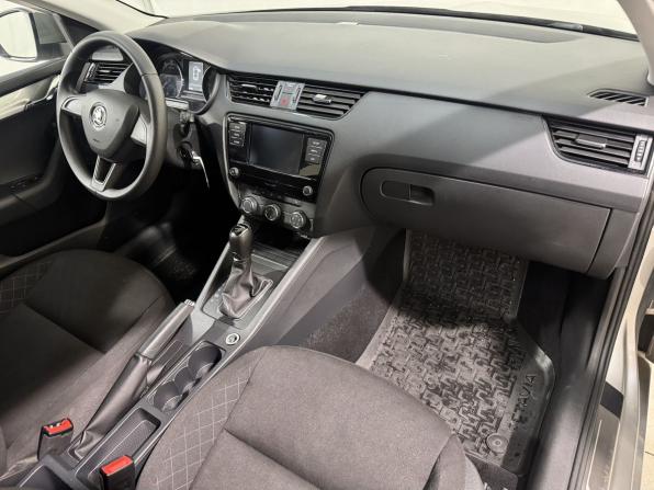 Skoda Octavia III (A7) Рестайлинг с пробегом 2018 года, цена 1 849 800 рублей, 45000 км, лифтбек, Автокод Объявления