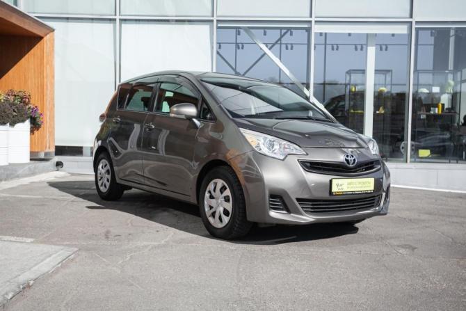 Toyota Ractis II с пробегом 2015 года, цена 1 025 000 рублей, 69800 км, хэтчбек, Автокод Объявления