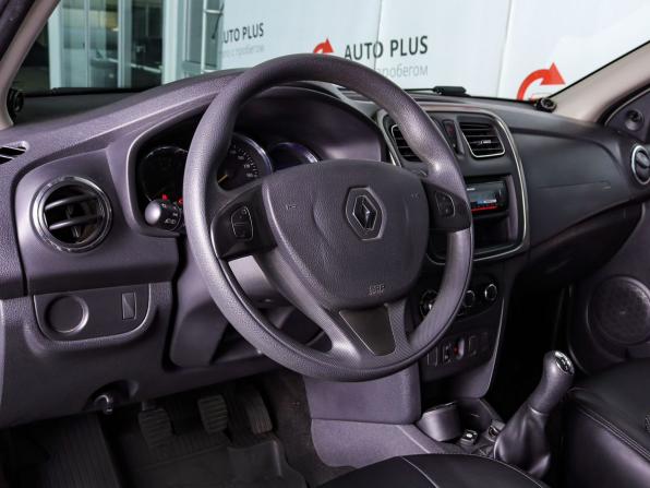 Renault Sandero II с пробегом 2018 года, цена 940 000 рублей, 58355 км, хэтчбек, Автокод Объявления