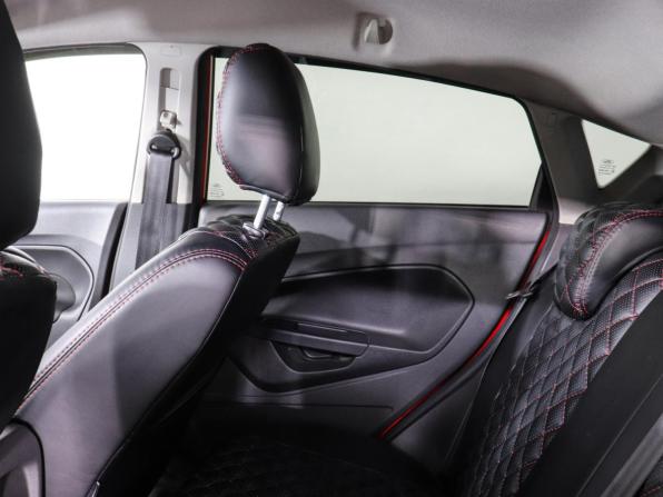 Ford Fiesta Mk6 Рестайлинг с пробегом 2019 года, цена 1 059 000 рублей, 133500 км, хэтчбек, Автокод Объявления