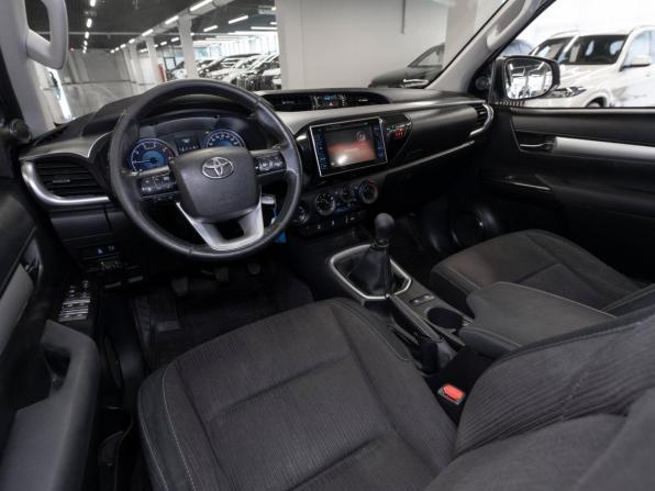 Toyota Hilux VIII с пробегом 2017 года, цена 3 200 000 рублей, 115284 км, пикап, Автокод Объявления
