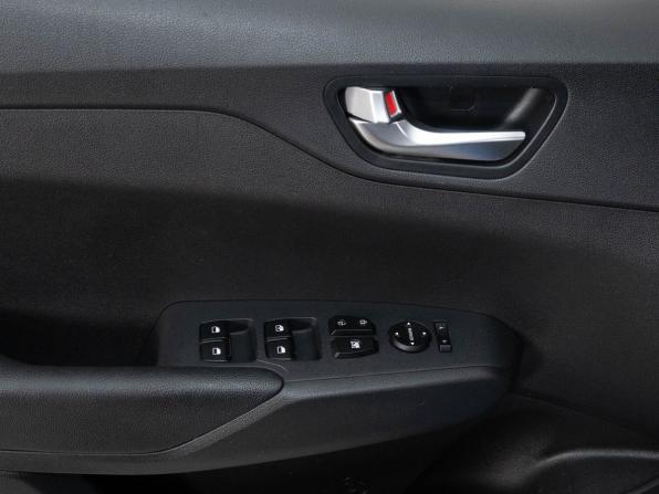 Hyundai Solaris II Рестайлинг с пробегом 2020 года, цена 1 604 000 рублей, 67000 км, седан, Автокод Объявления