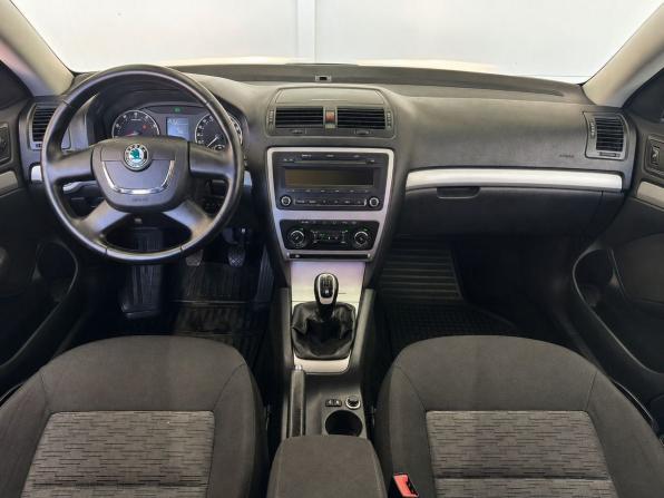 Skoda Octavia II (A5) Рестайлинг с пробегом 2012 года, цена 1 079 000 рублей, 127000 км, лифтбек, Автокод Объявления
