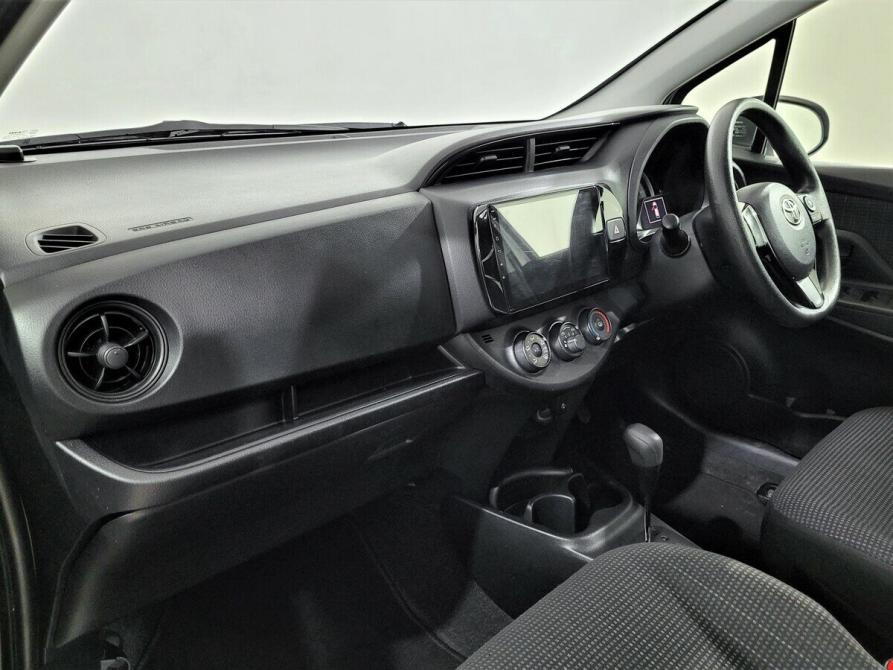Toyota Vitz III (XP130) Рестайлинг Москва  - изображение 11