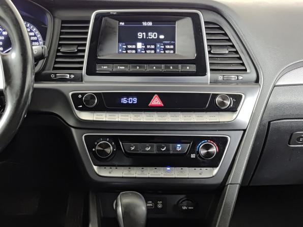 Hyundai Sonata VII (LF) Рестайлинг с пробегом 2019 года, цена 1 490 000 рублей, 195000 км, седан, Автокод Объявления