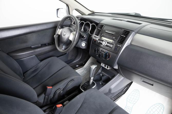 Nissan Tiida I Рестайлинг с пробегом 2012 года, цена 769 000 рублей, 262600 км, хэтчбек, Автокод Объявления