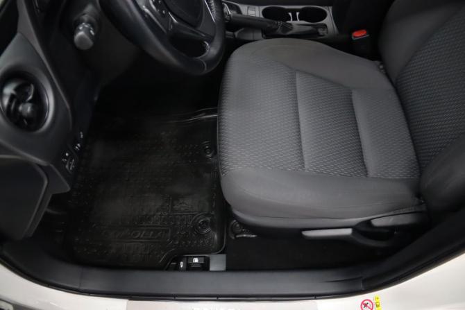 Toyota Corolla XI (E160 E170 E180) Рестайлинг 1 с пробегом 2017 года, цена 1 665 650 рублей, 114700 км, седан, Автокод Объявления