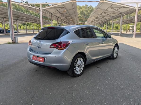 Opel Astra J с пробегом 2011 года, цена 659 900 рублей, 280000 км, хэтчбек, Автокод Объявления