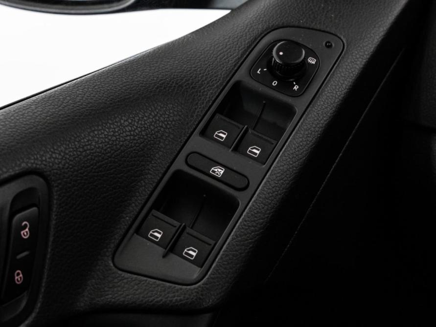 Volkswagen Tiguan I Рестайлинг Санкт-Петербург  - изображение 18