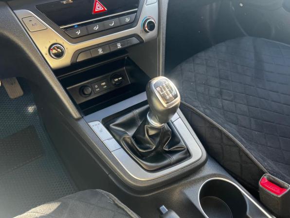 Hyundai Elantra VI (AD) с пробегом 2018 года, цена 1 390 000 рублей, 127192 км, седан, Автокод Объявления