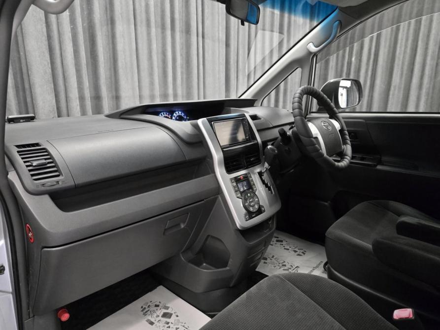 Toyota Noah II (R70) Красноярск  - изображение 15