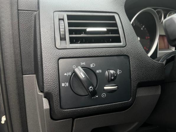 Ford C-MAX I Рестайлинг с пробегом 2009 года, цена 419 000 рублей, 300000 км, минивэн, Автокод Объявления