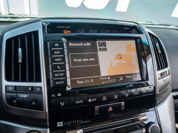 Toyota Land Cruiser 200 Series Рестайлинг 1 с пробегом 2014 года, цена 3 970 000 рублей, 330983 км, внедорожник, Автокод Объявления