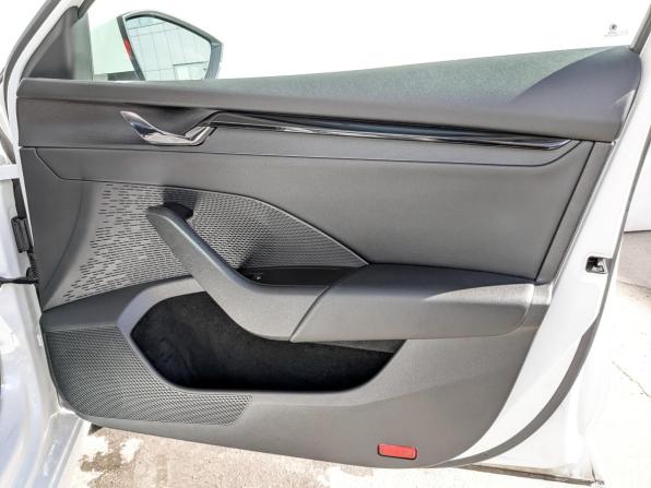 Skoda Octavia IV (A8) с пробегом 2021 года, цена 2 360 000 рублей, 53274 км, лифтбек, Автокод Объявления
