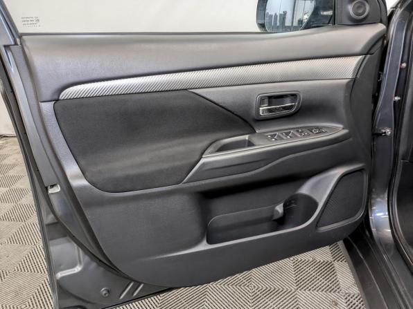 Mitsubishi Outlander III Рестайлинг 2 с пробегом 2018 года, цена 1 925 000 рублей, 117278 км, внедорожник, Автокод Объявления