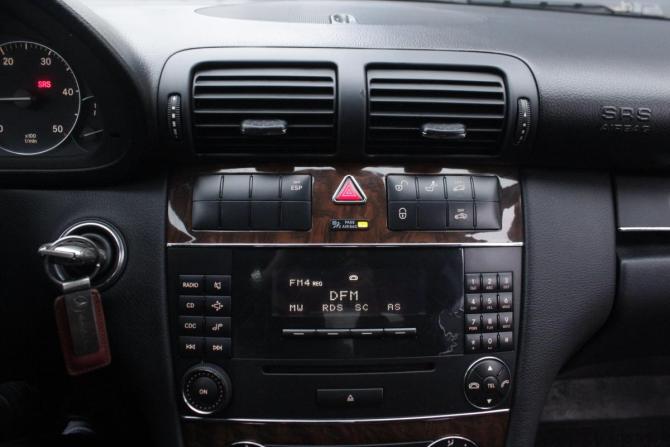 Mercedes-Benz C-Класс II (W203) Рестайлинг с пробегом 2006 года, цена 990 000 рублей, 427066 км, седан, Автокод Объявления