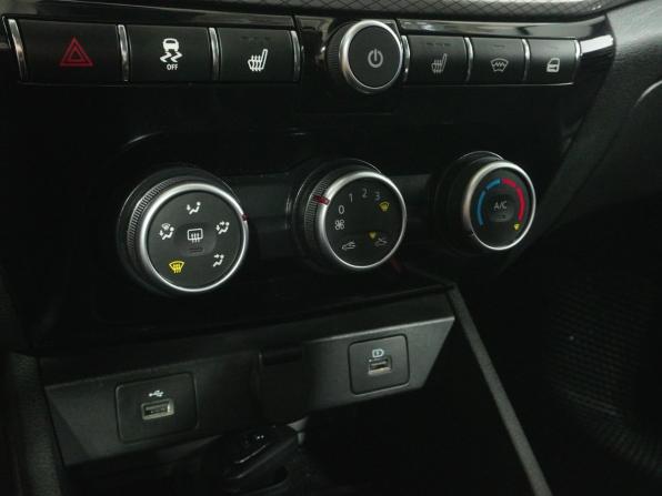 Lada (ВАЗ) Vesta I Рестайлинг (NG) с пробегом 2024 года, цена 1 410 000 рублей, 12039 км, седан, Автокод Объявления