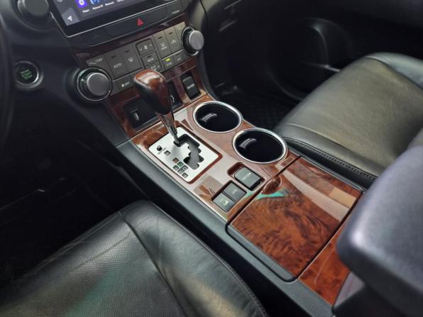 Toyota Highlander II (XU40) Рестайлинг с пробегом 2011 года, цена 1 890 000 рублей, 245000 км, внедорожник, Автокод Объявления